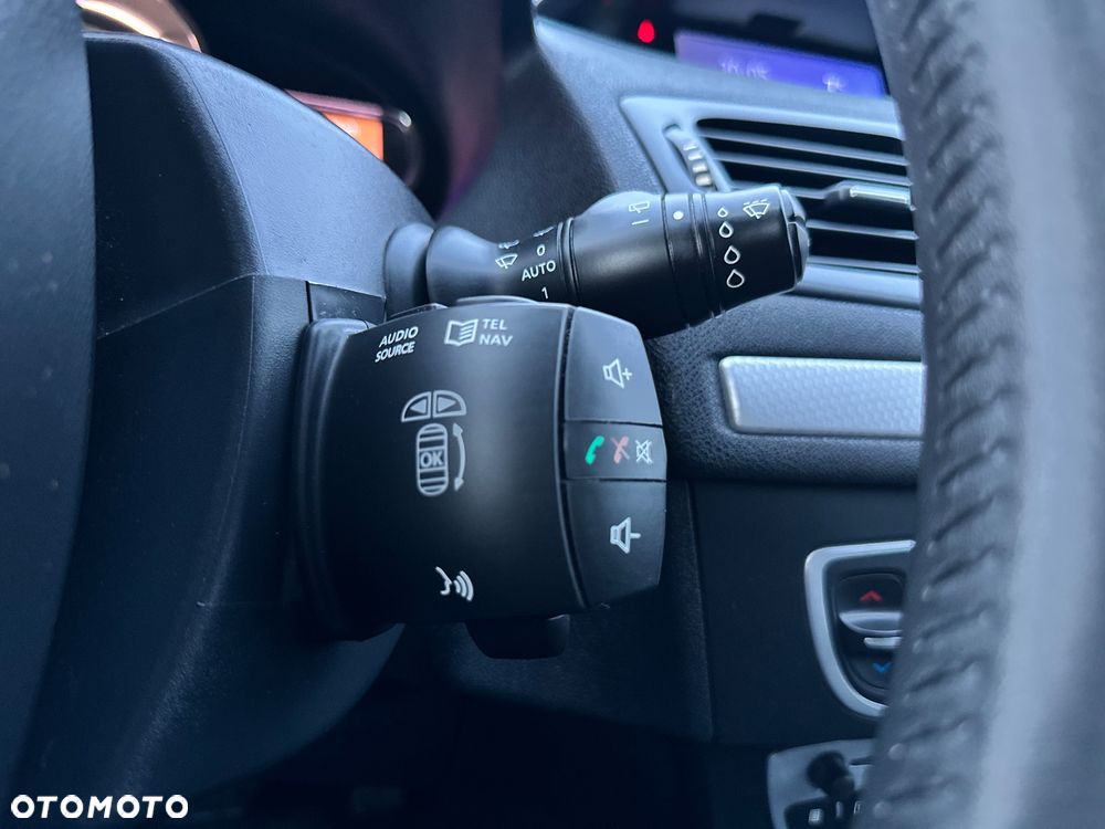 Renault Megane TCe 130 Dynamique - 9