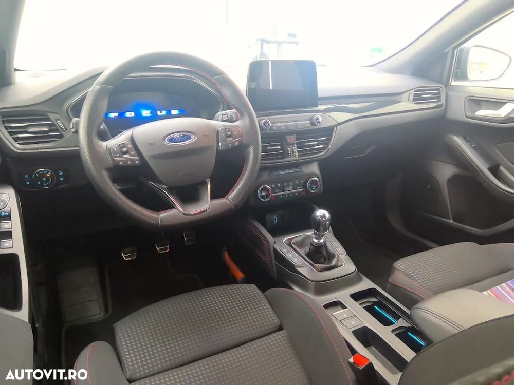 Ford Focus 1.0 EcoBoost Start-Stopp-System ST-LINE X - 5