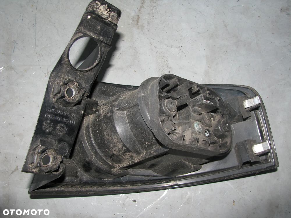 LAMPA PRAWA TYLNA SEAT IBIZA III 6L6945095A - 4
