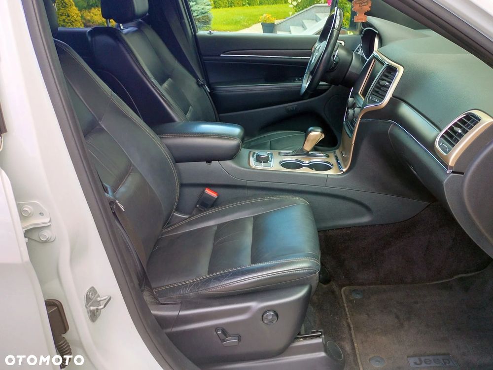 Jeep Grand Cherokee - 16