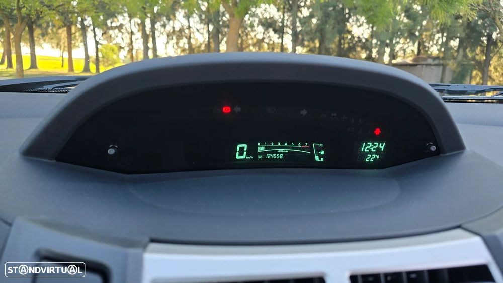 Toyota Yaris 1.0 VVT-i AC Manual - 34