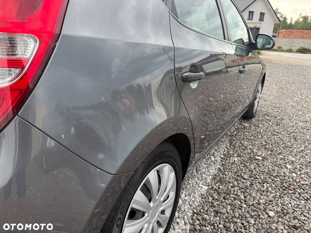 Hyundai i30 1.4 Base + - 16
