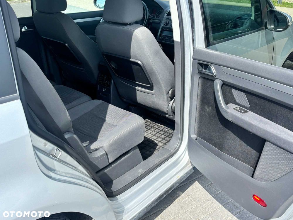Volkswagen Touran - 5