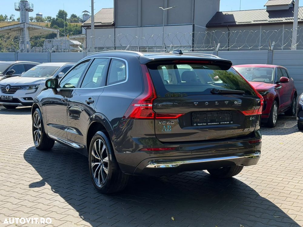 Volvo XC 60 B4 MHEV AT AWD Core - 4