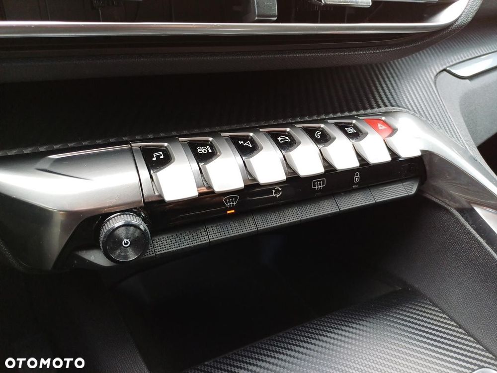 Peugeot 3008 1.2 PureTech Access S&S - 24