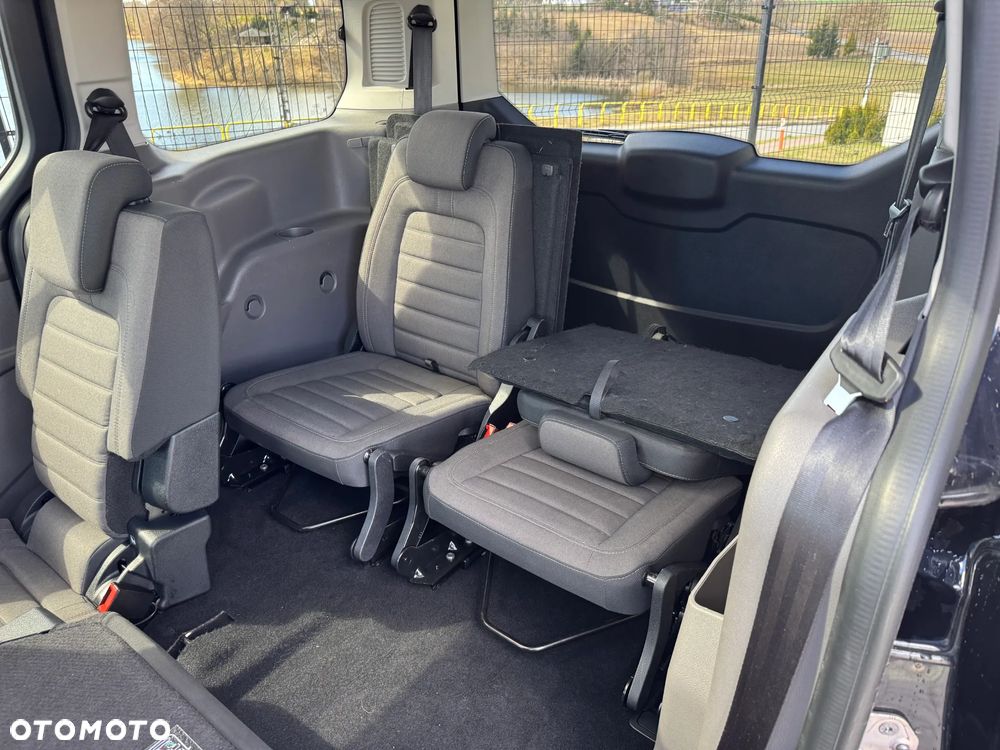Ford Tourneo Connect Grand - 15