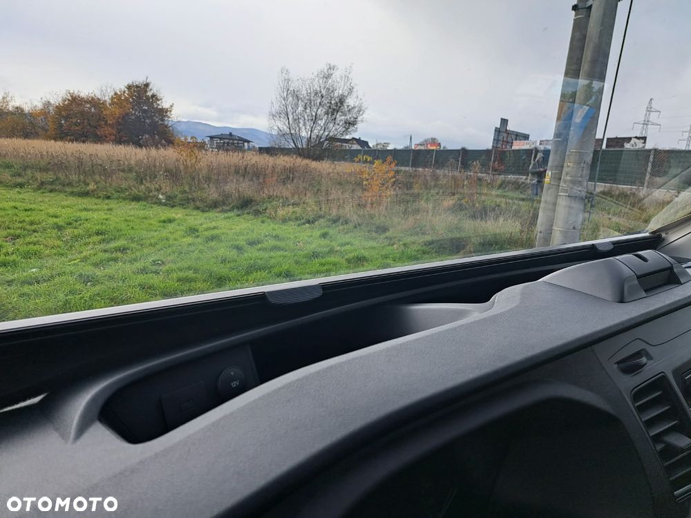 Ford Transit - 25