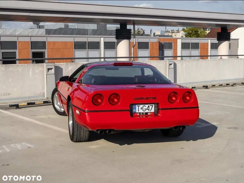 Chevrolet Corvette - 25