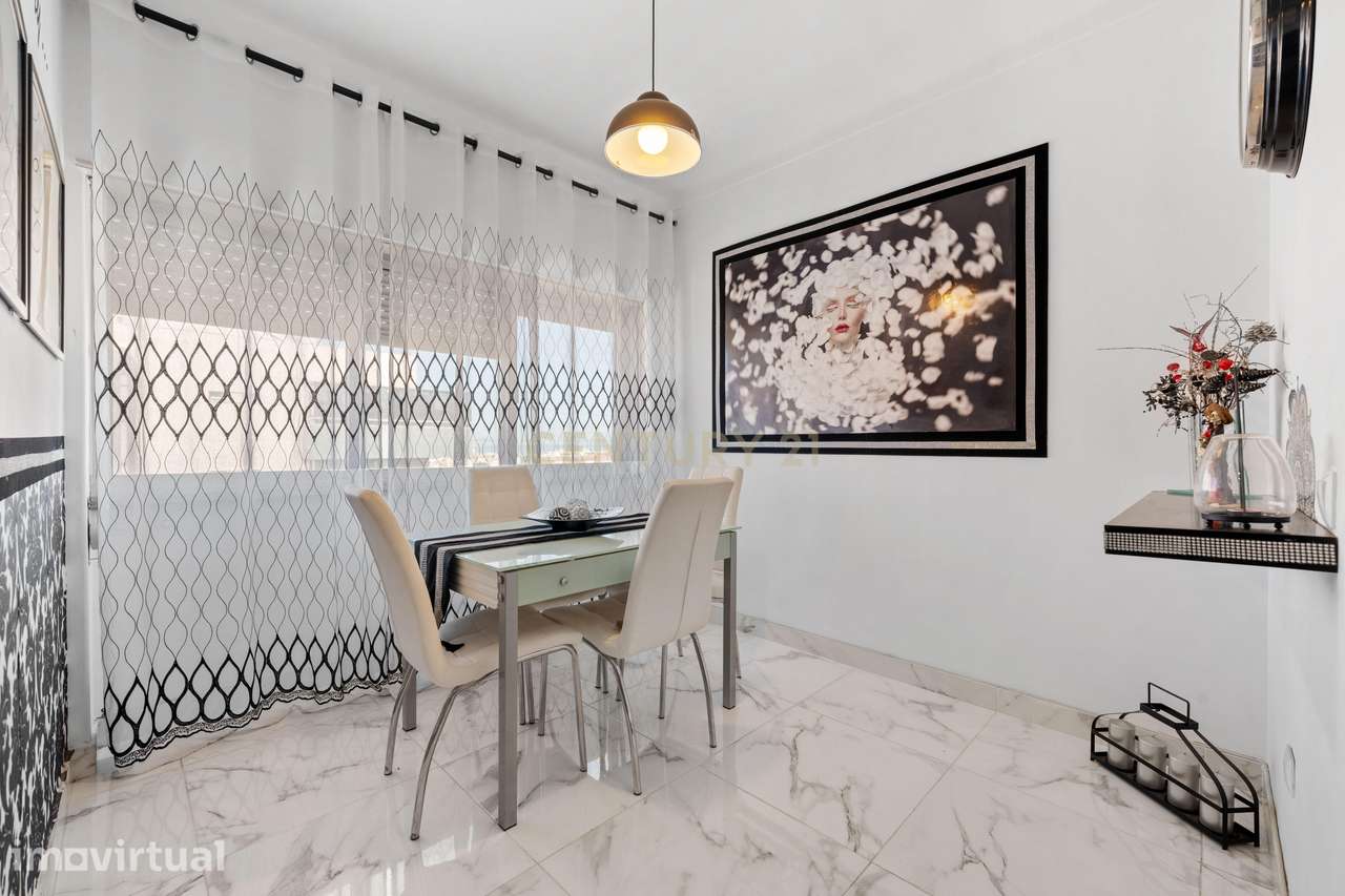 Apartamento Duplex de 7 assoalhadas no Barreiro - Grande imagem: 3/31