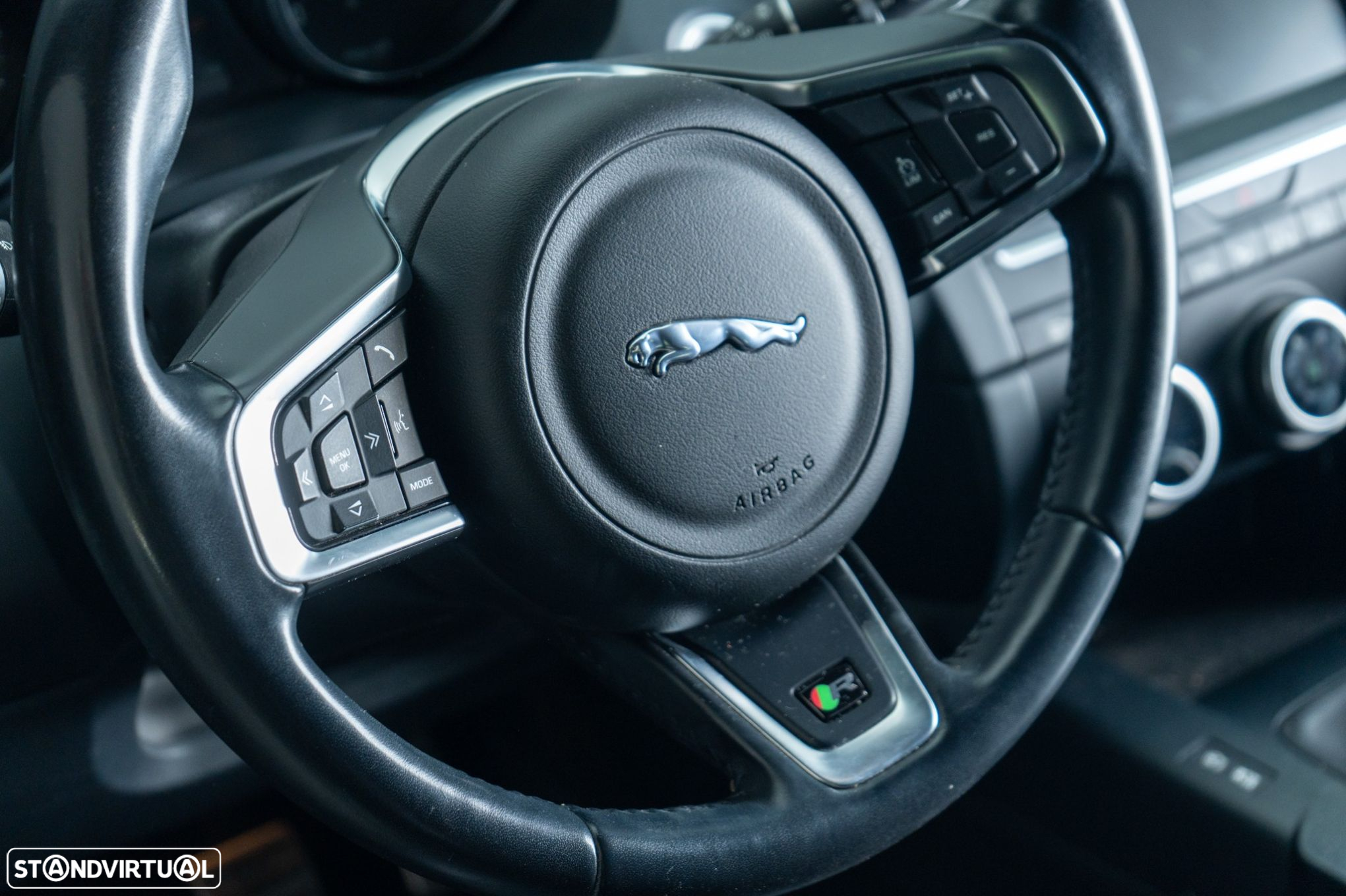 Jaguar E-Pace 2.0 i4D R-Dynamic - 14