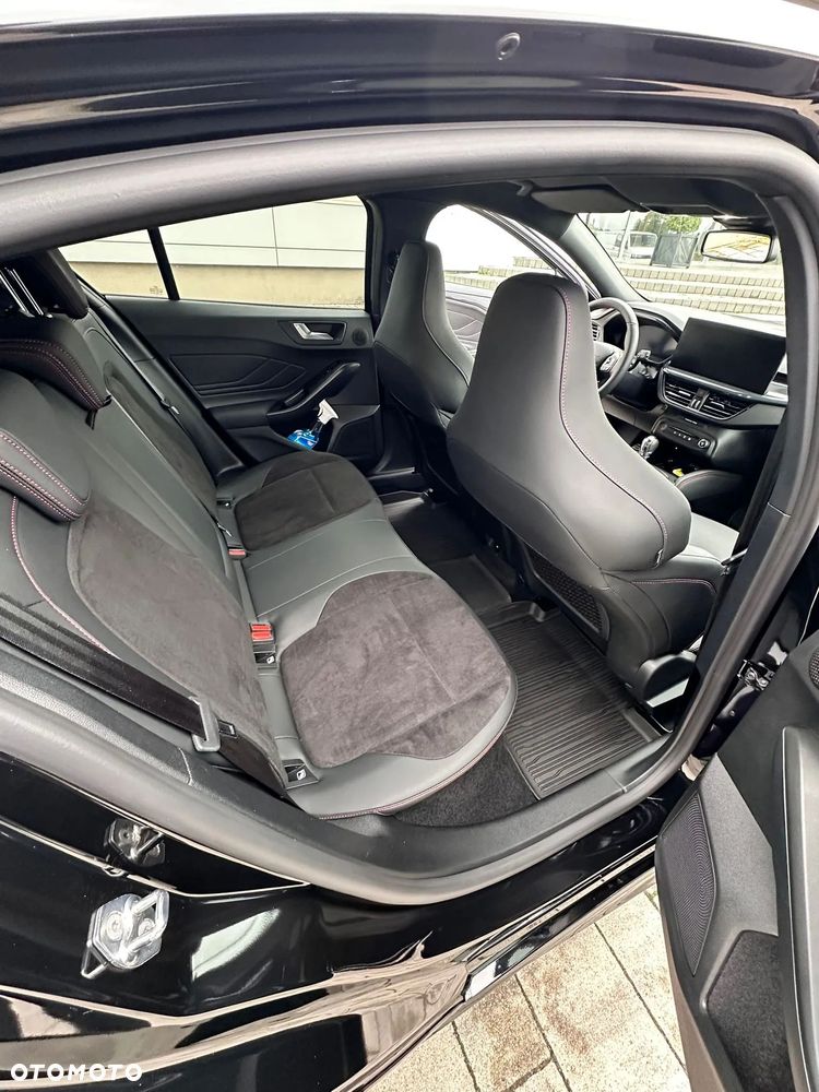 Ford Focus 2.3 EcoBoost ST X - 9