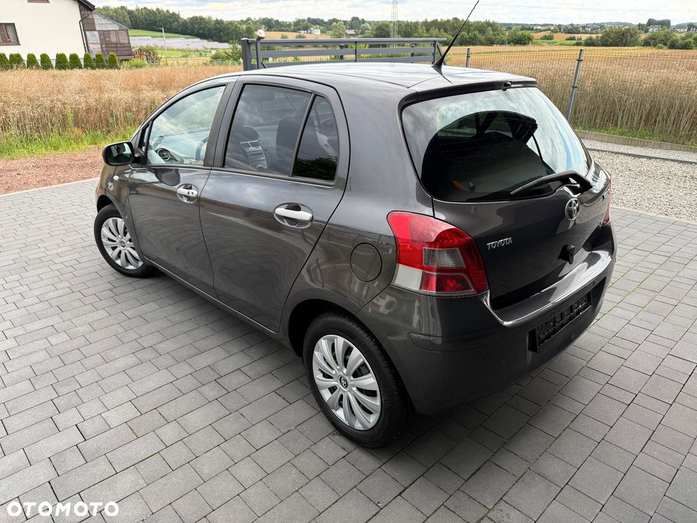 Toyota Yaris - 7