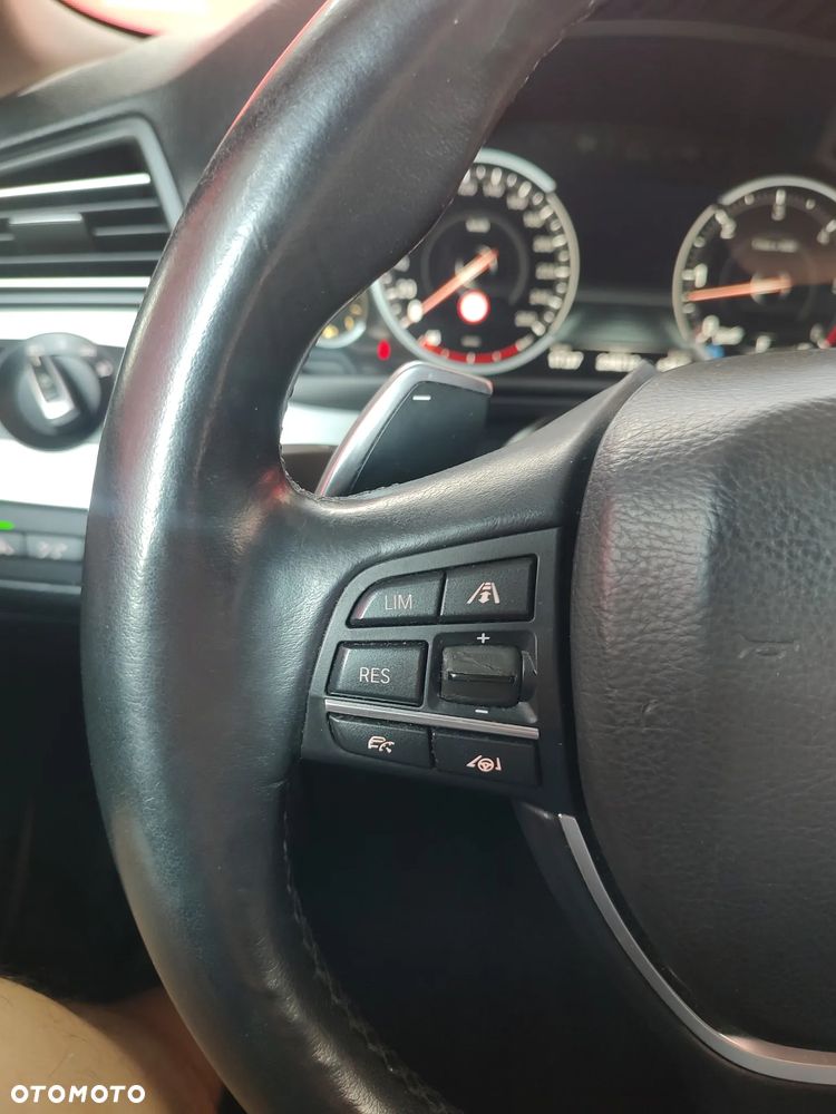 BMW Seria 5 535d Sport-Aut Modern Line - 27