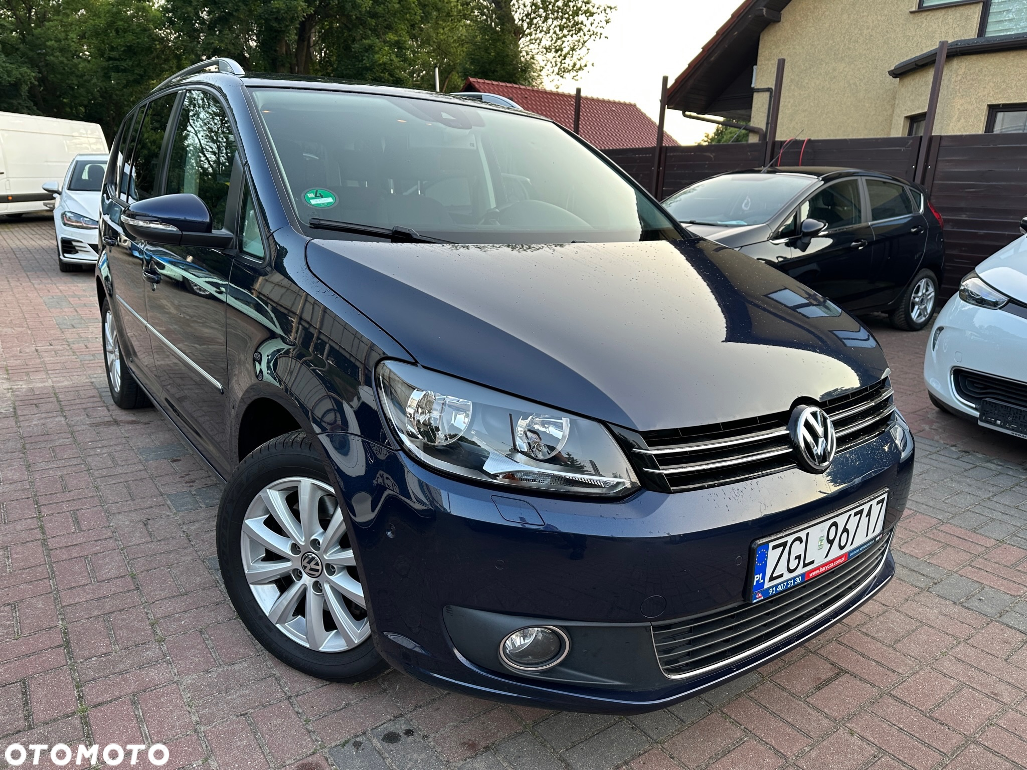 Volkswagen Touran 2.0 TDI DPF Highline DSG - 2
