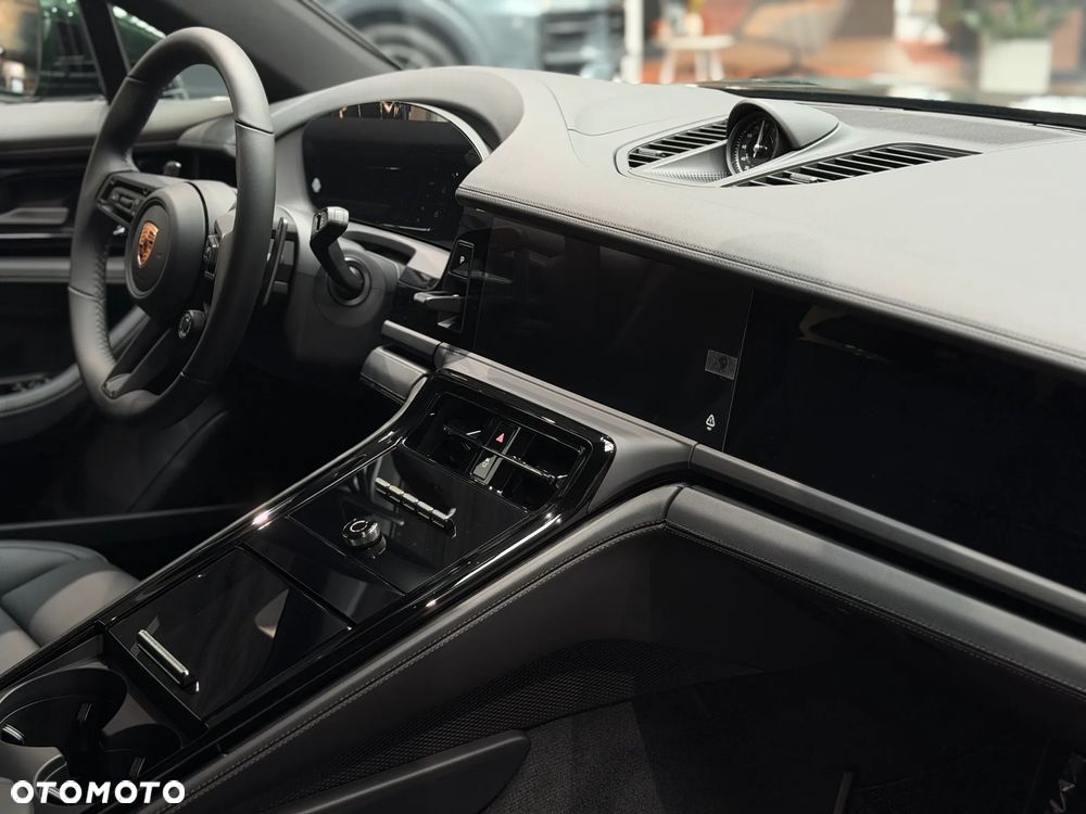 Porsche Panamera 4 E-Hybrid PHEV - 19