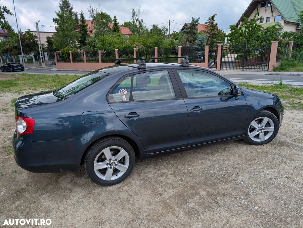 Volkswagen Jetta 1.9 TDI Comfortline - 9