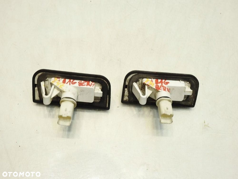 LAMPKA TABLICY REJESTRACYJNEJ CITROEN BERLINGO II 9683421680 - 4