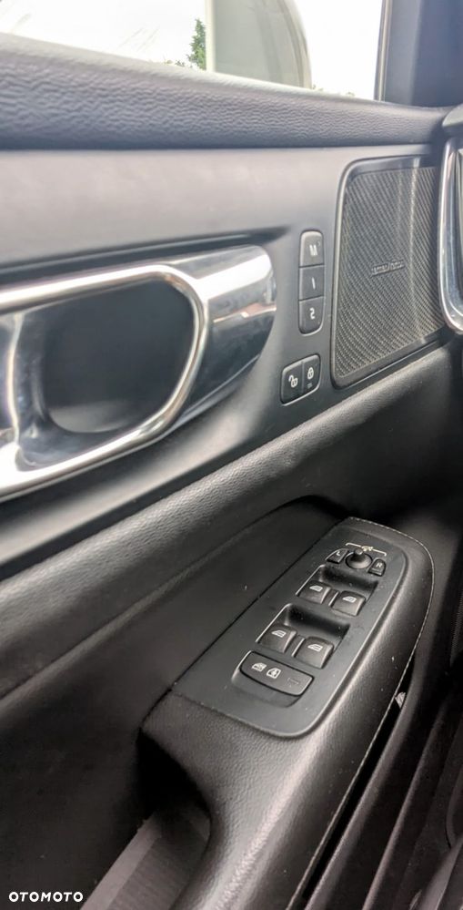 Volvo S60 T5 Momentum Pro - 14