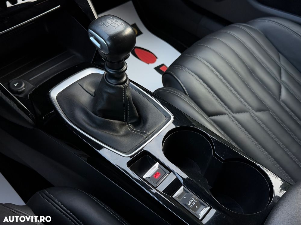 Peugeot 2008 1.2 PureTech Turbo S&S GT-Line - 14