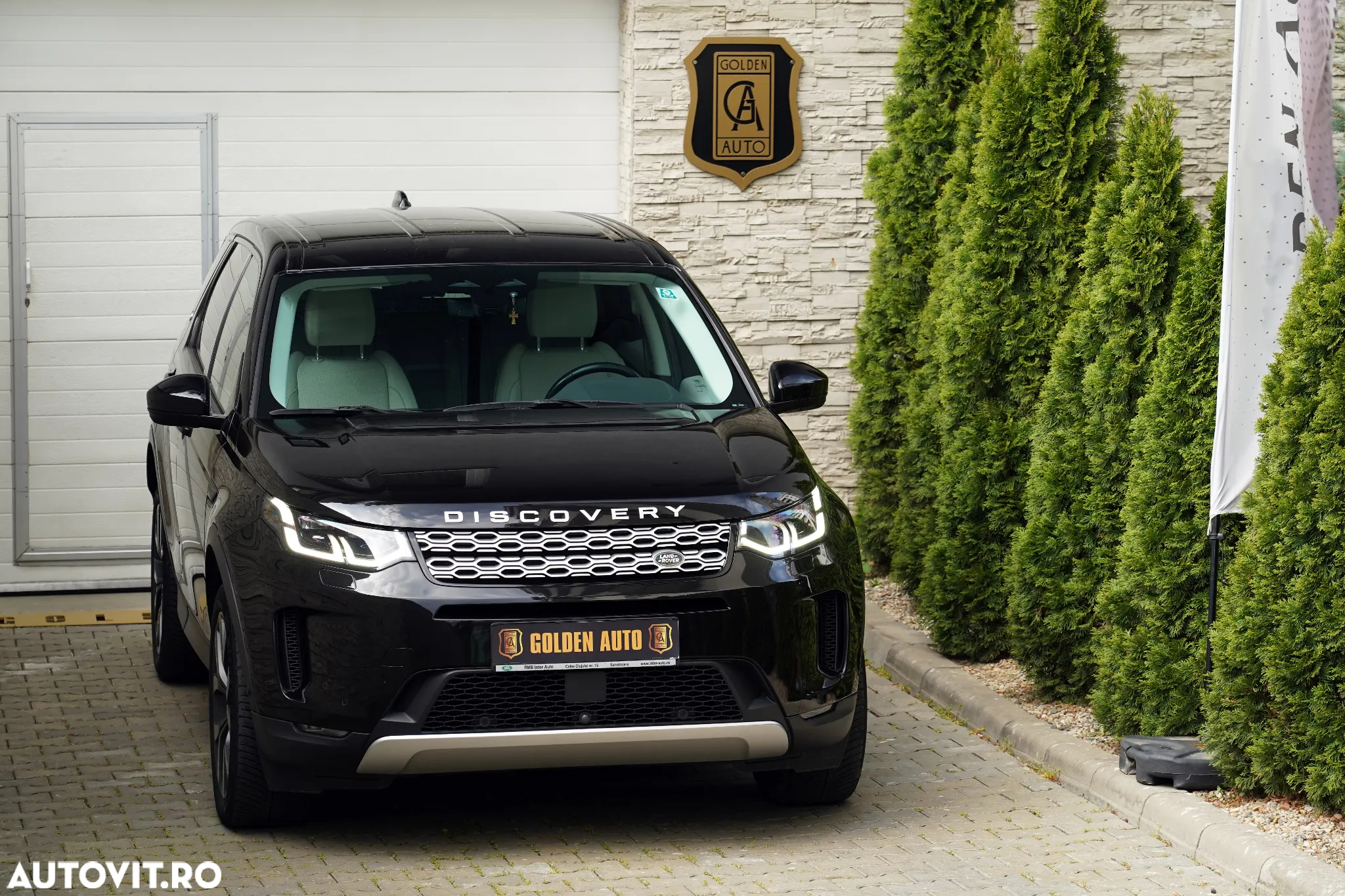Land Rover Discovery Sport 2.0 D200 R-Dynamic MHEV SE - 17