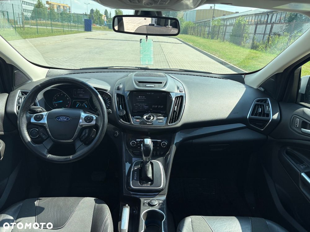 Ford Escape 2.0 EcoBoost AWD Titanium - 17