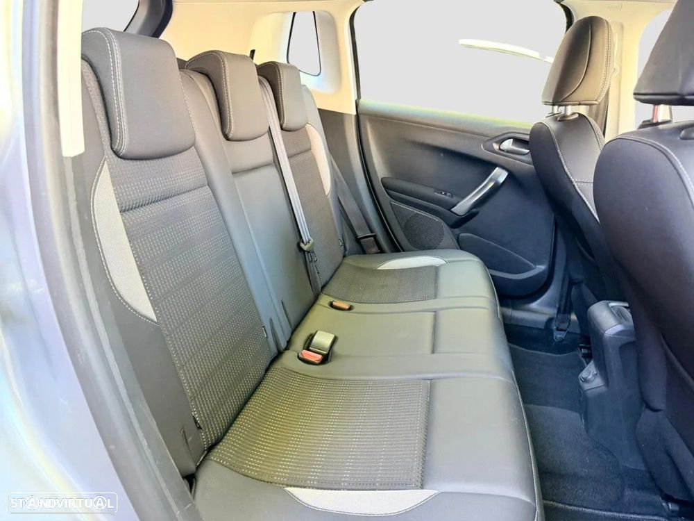 Peugeot 2008 1.2 PureTech Allure EAT6 - 14