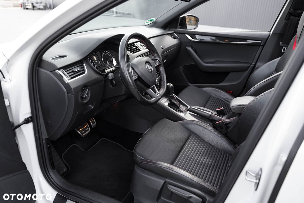 Skoda Octavia 2.0 TDI RS DSG - 12