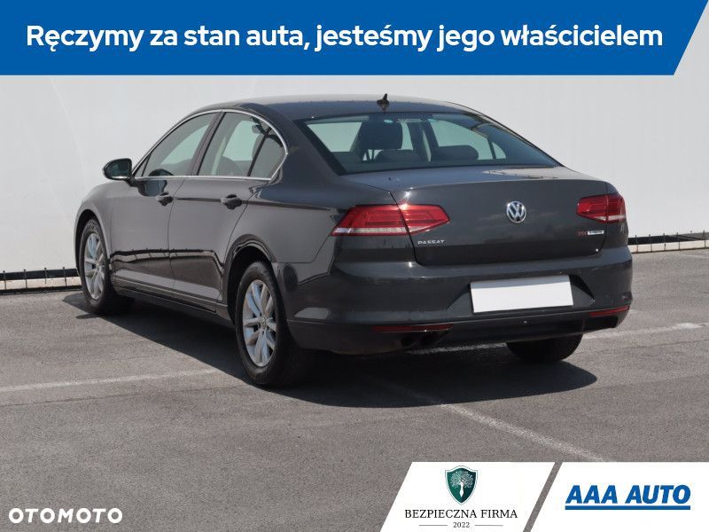 Volkswagen Passat - 6