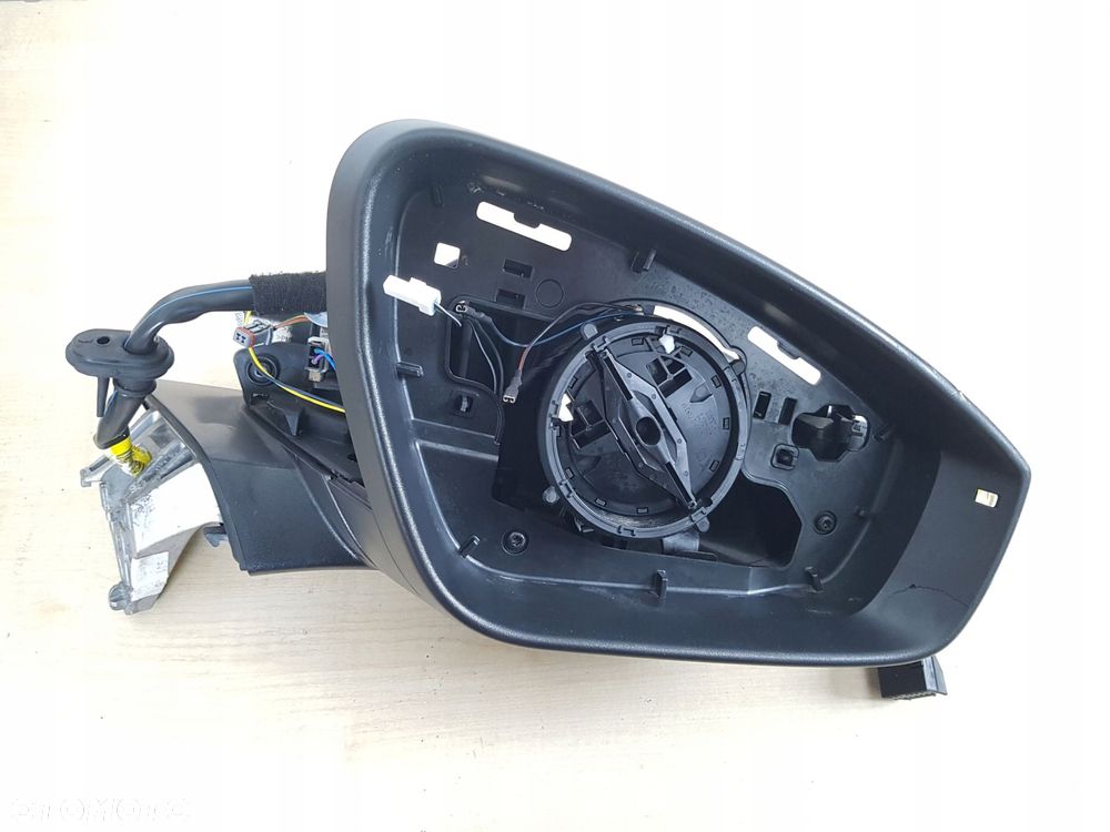 skoda enyaq lusterko prawe 15+2 pin 89b857502g