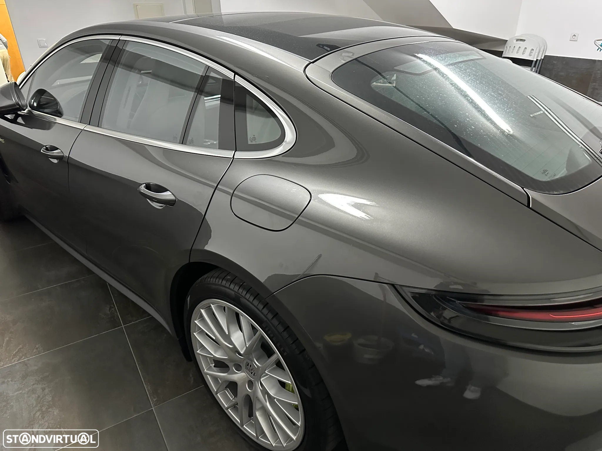 Porsche Panamera 4 E-Hybrid Executive - 2
