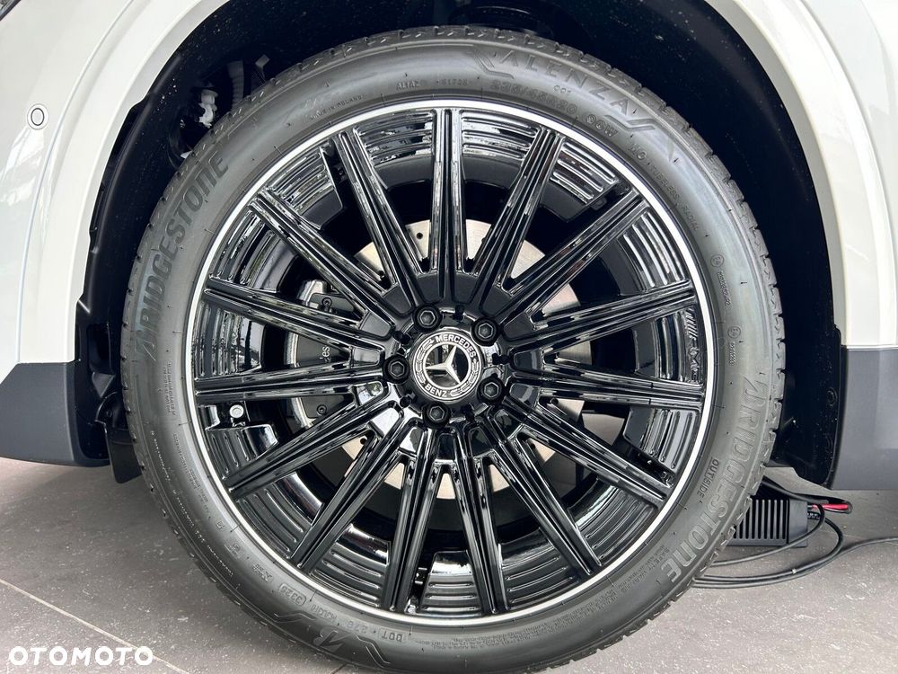 Mercedes-Benz GLA - 12