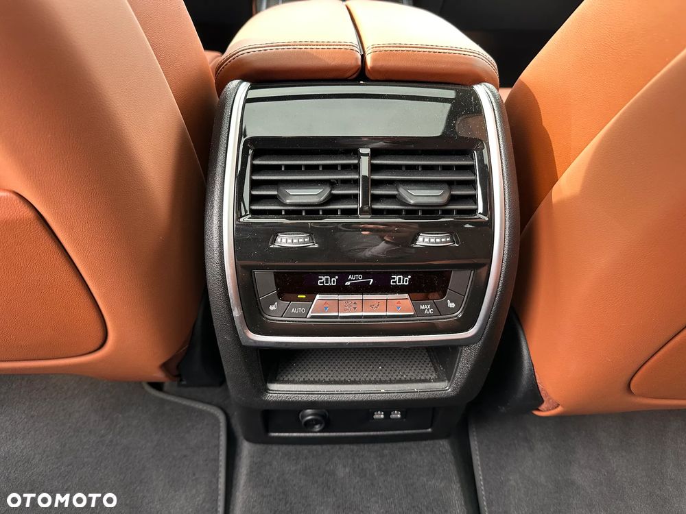 BMW X7 M60i xDrive mHEV sport - 26