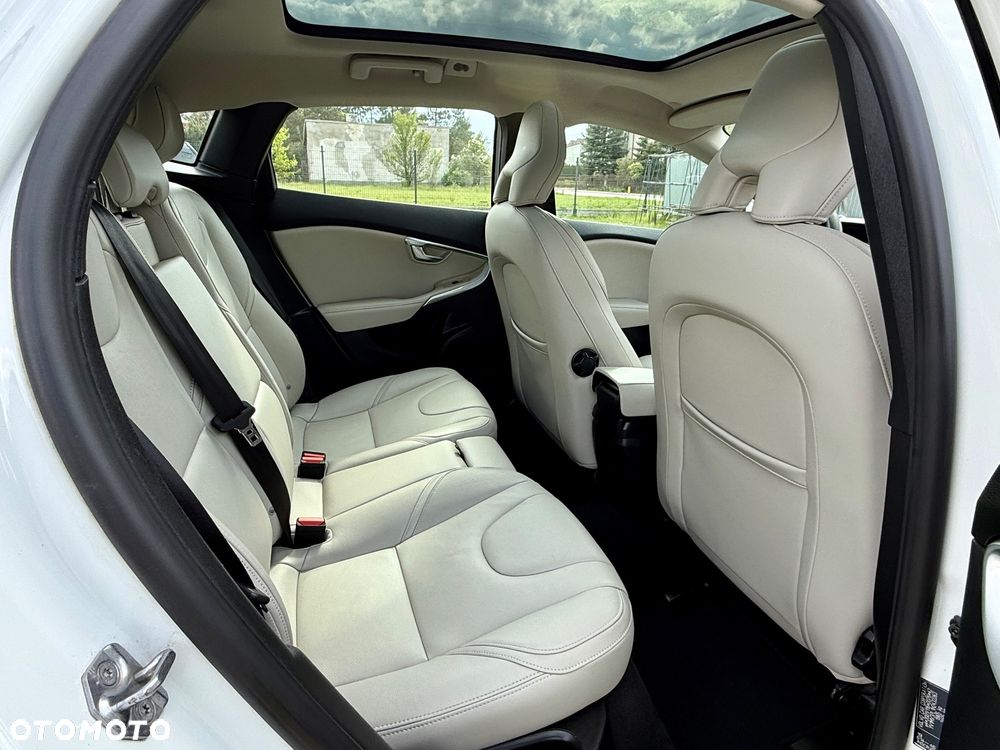 Volvo V40 T3 Drive-E Inscription - 9