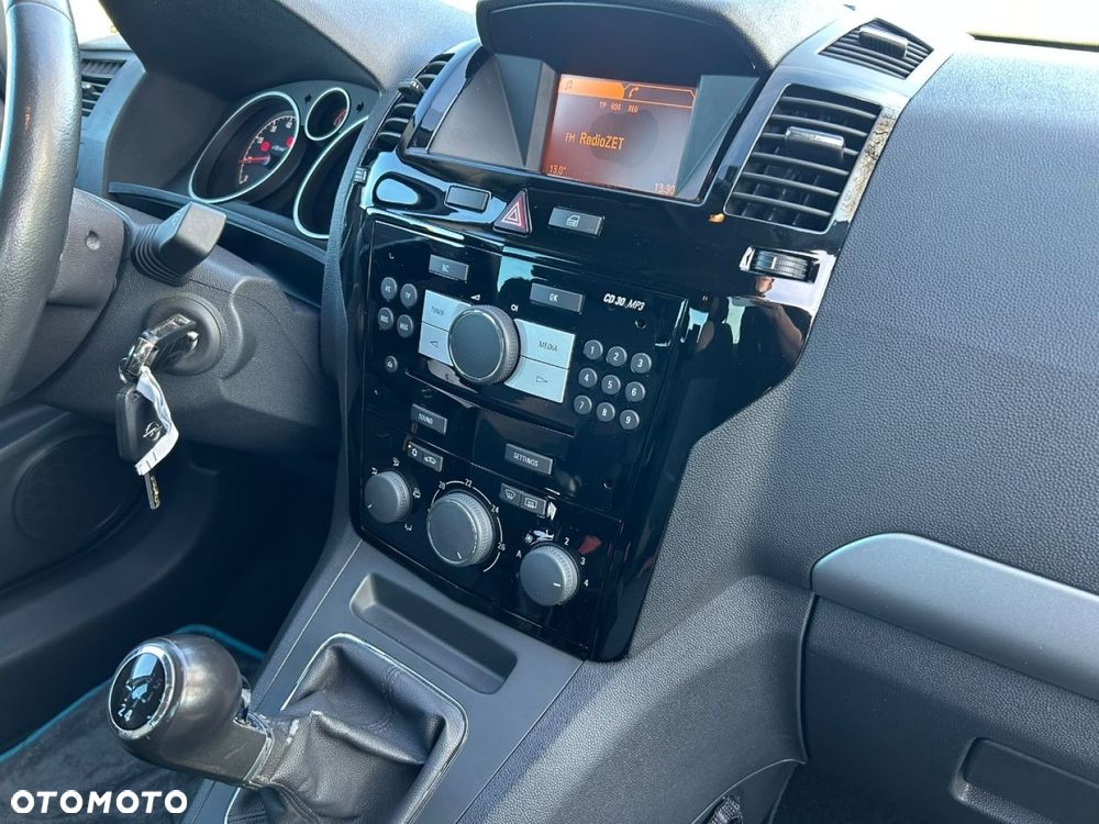 Opel Zafira - 10