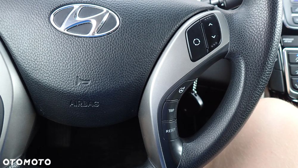 Hyundai i30 1.6 GDI Classic + - 15