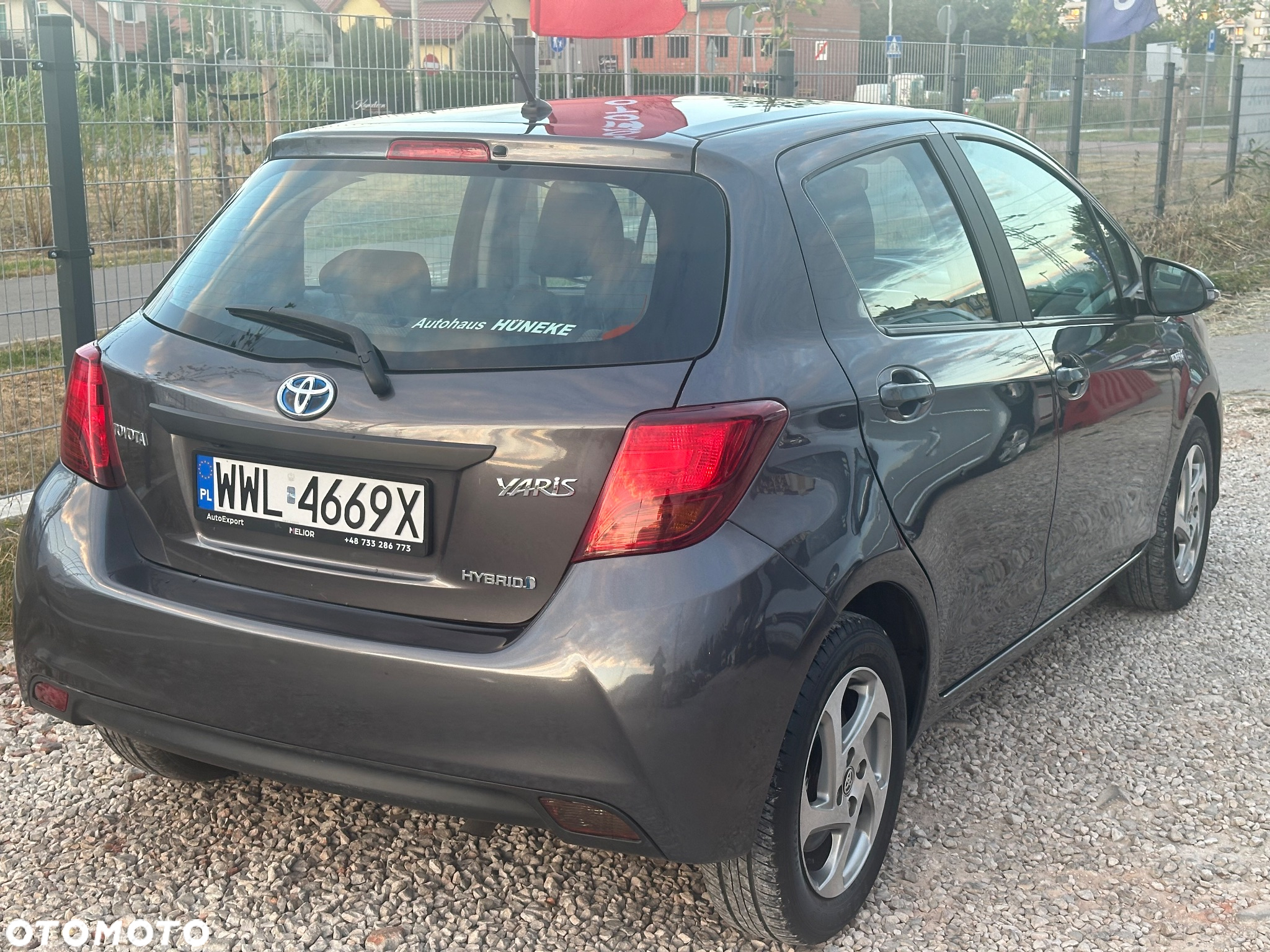 Toyota Yaris Hybrid 1.5 VVT-i - 16