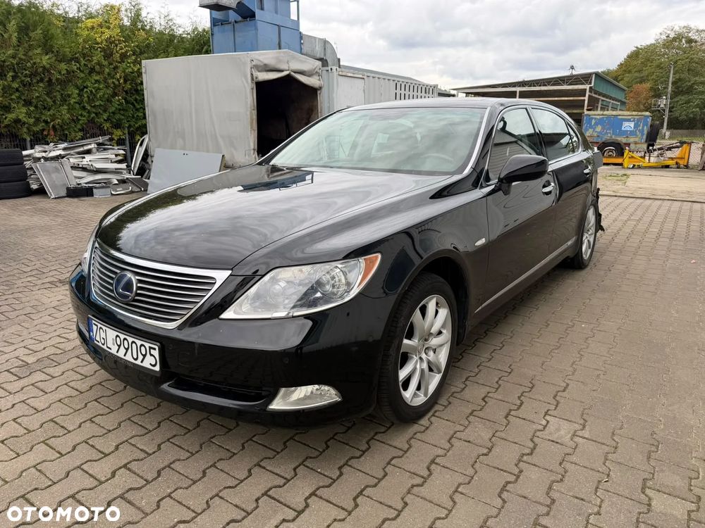 Lexus LS - 6
