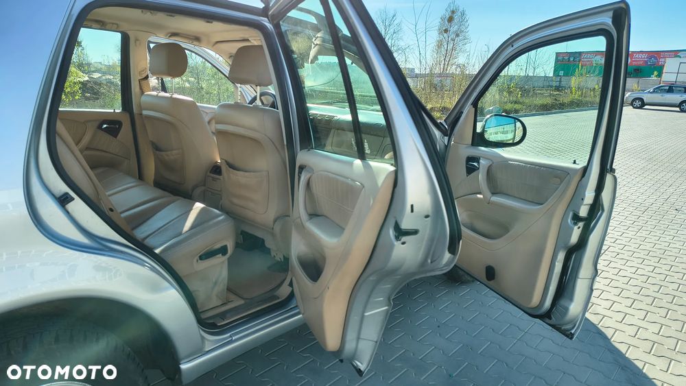 Mercedes-Benz ML - 6