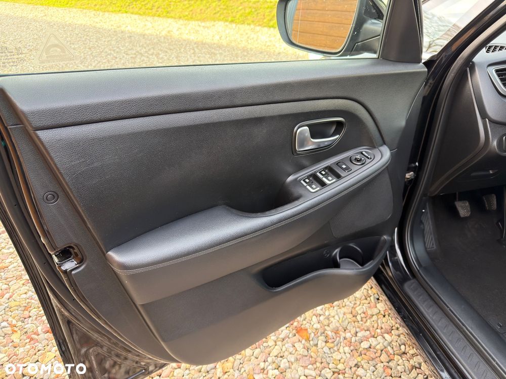 Kia Carens 1.7 CRDi L - 22