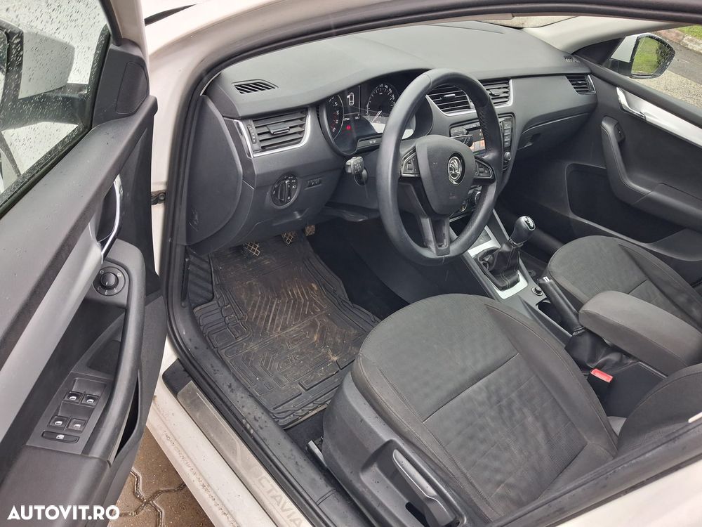 Skoda Octavia 2.0 TDI Ambition - 8