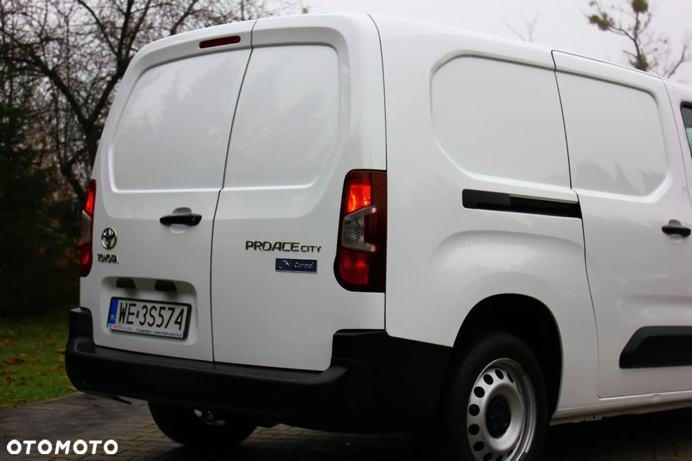 Toyota Proace City CHŁODNIA 1.5D-4D 102KM LONG L2 3 Osobowy - 10