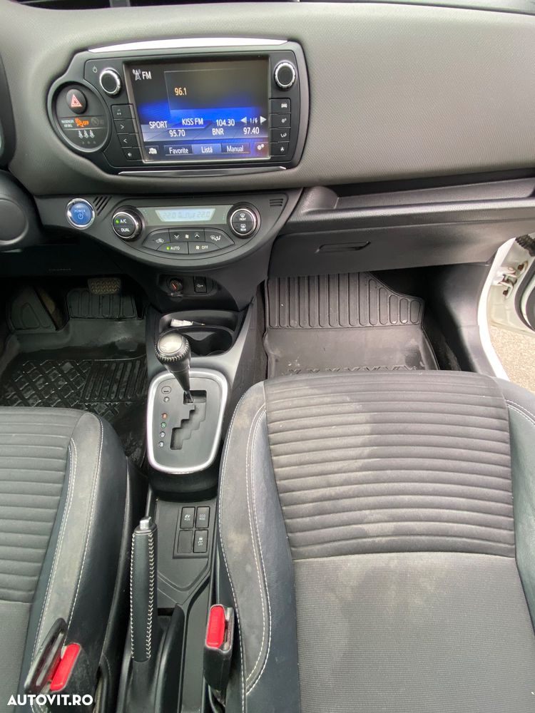TOYOTA Yaris 2015 — imagine 15