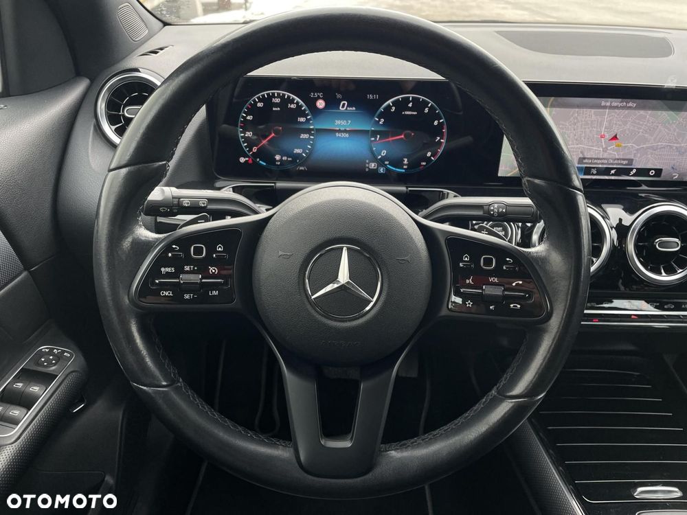 Mercedes-Benz GLA - 16