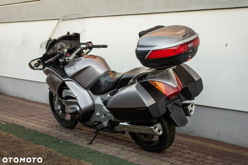 Honda ST - 4