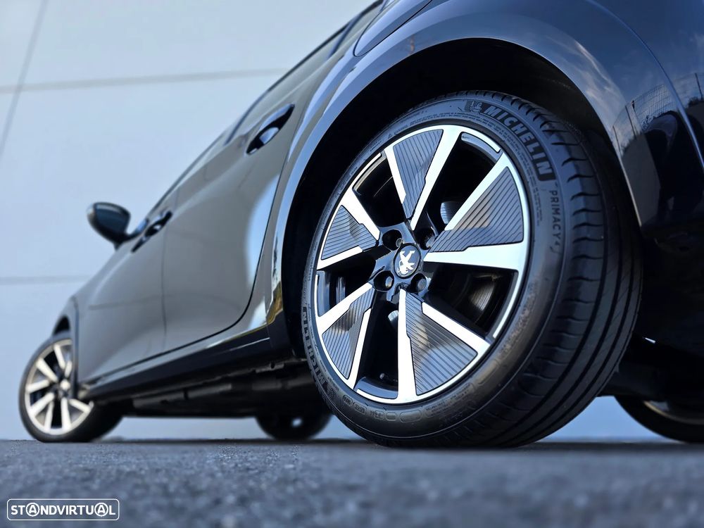 Peugeot e-208 GT - 7