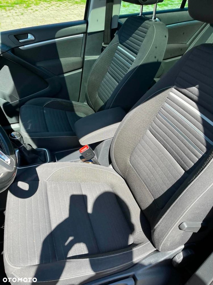 Volkswagen Tiguan - 11