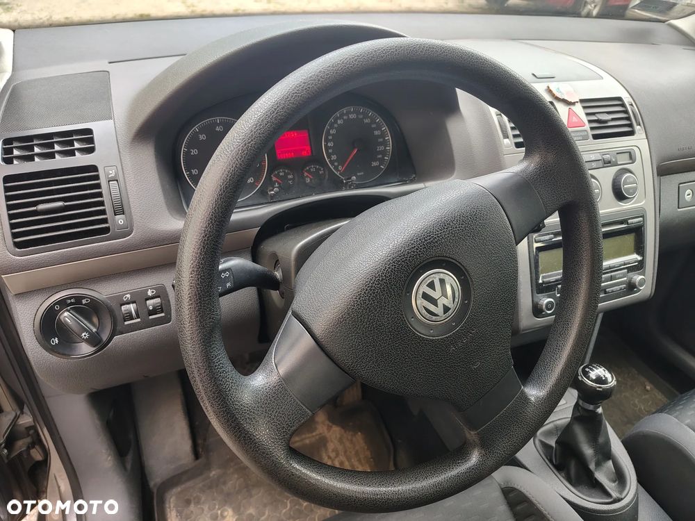 Volkswagen Touran - 3