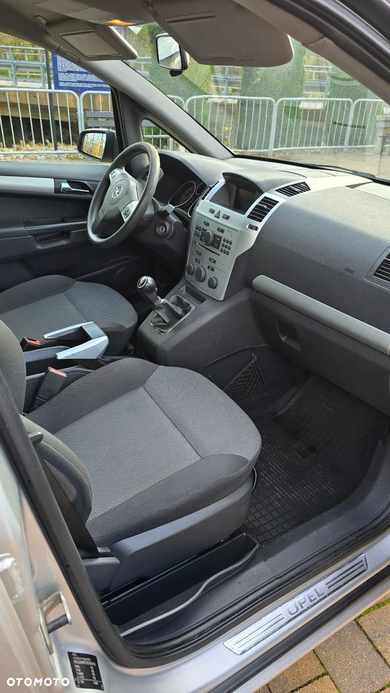Opel Zafira 1.6 Enjoy - 9