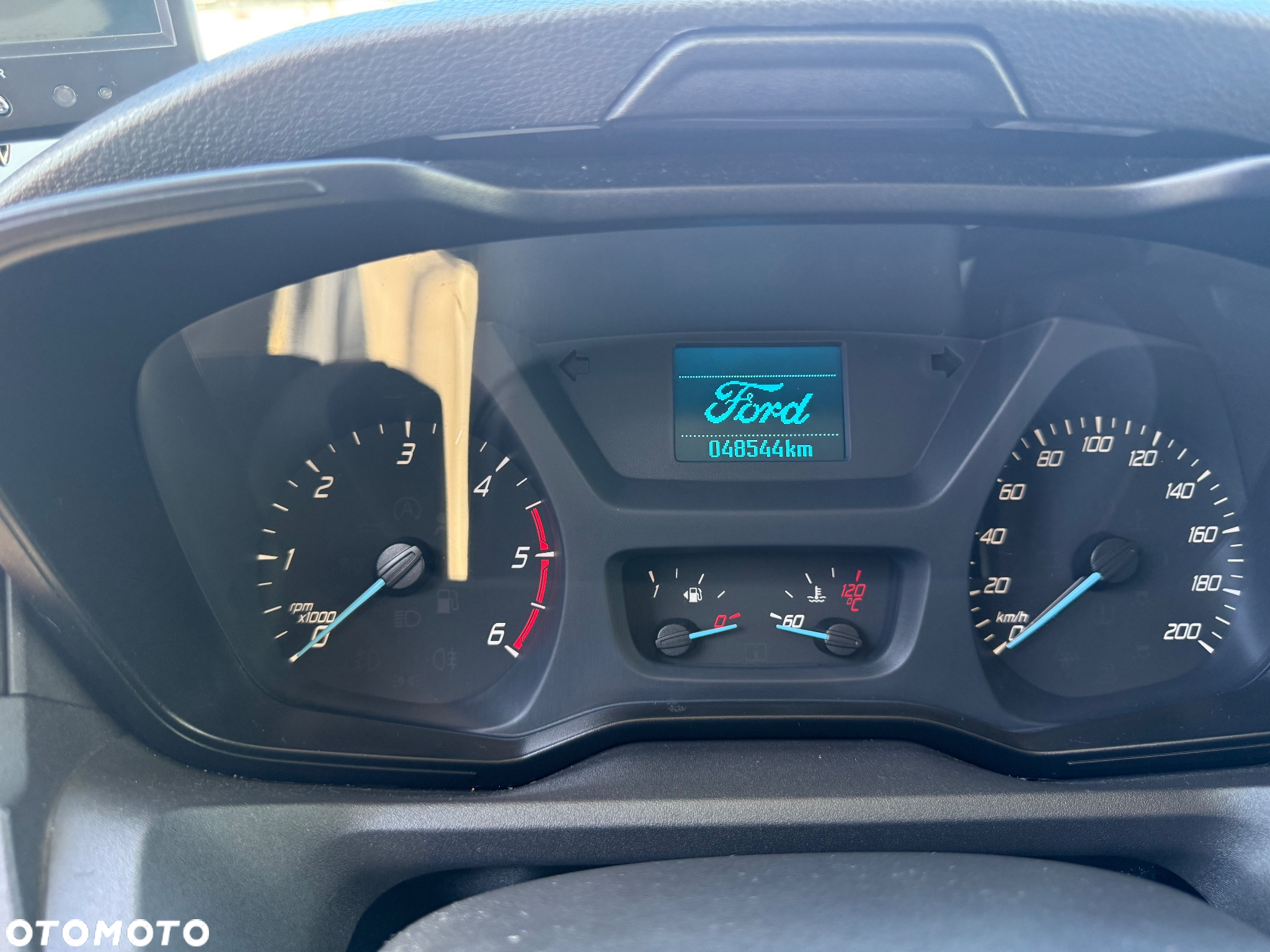 Ford Transit Challenger - 14