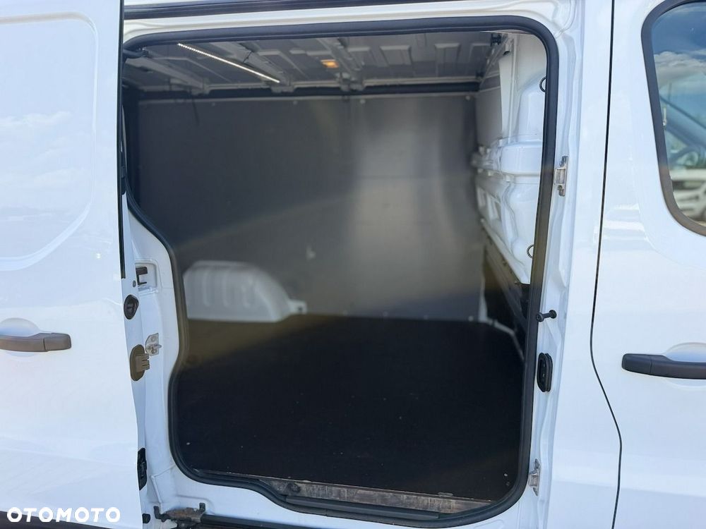 Opel Vivaro - 14